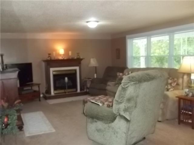 1303 Buffalo Road Hohenwald, TN 38462 - Photo 6 of 18 Living room