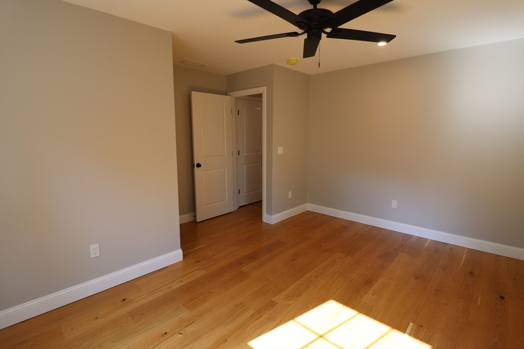 35 Glendale Road, Unit 1 Tiverton, RI 02878 - Photo 22 of 23