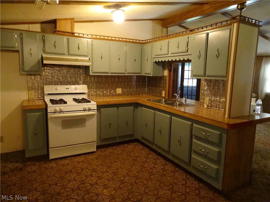 374 Sharps Run Rd Street St. Marys, WV 26170 - Photo 3 of 10 Eat In Kitchen