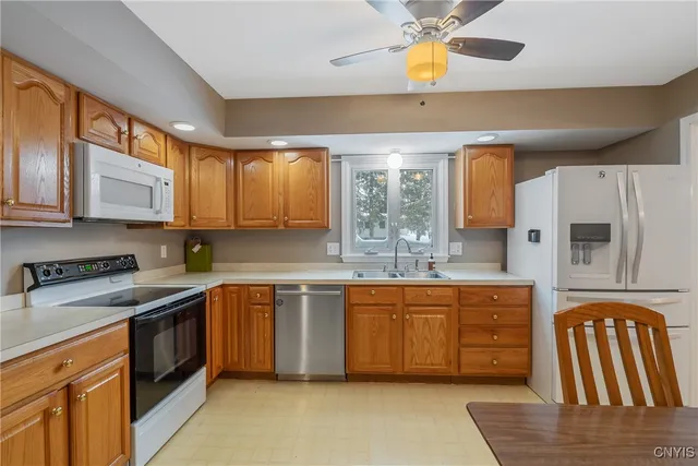 $475,000 | 1631 South Ivy Trail, Lysander, NY 13027