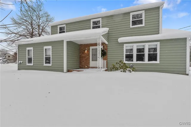 $475,000 | 1631 South Ivy Trail, Lysander, NY 13027