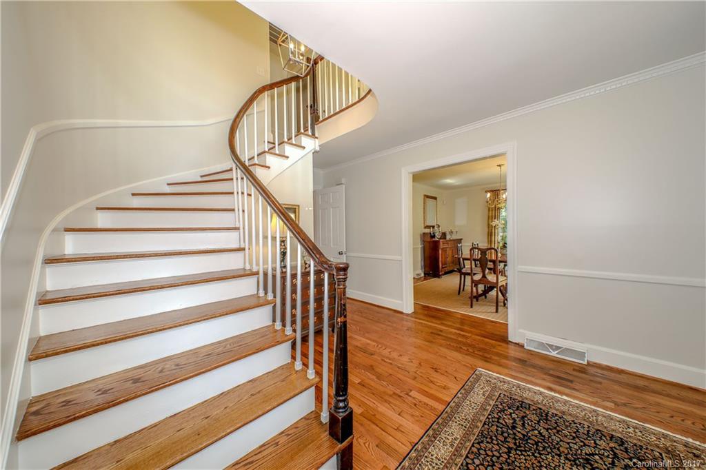 2636 Inverness Road Charlotte, NC 28209 - Photo 3 of 24 Gallery Image 3