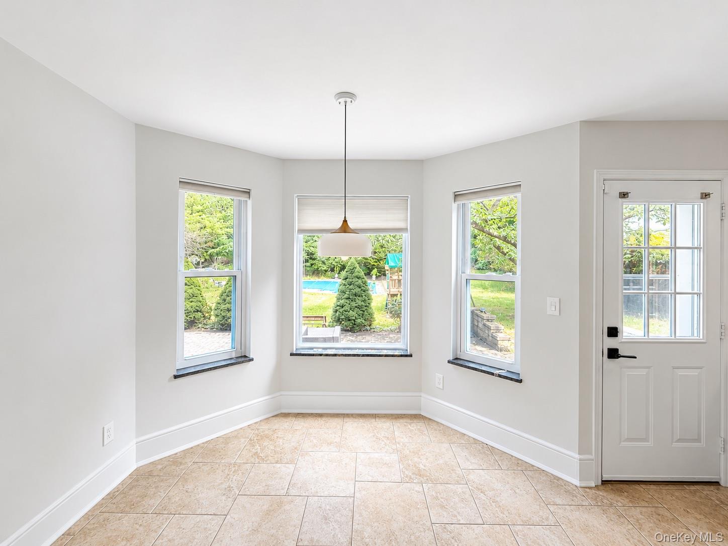 65 Mayfair Road Nesconset, NY 11767 - Photo 10 of 39 Gallery Image 10
