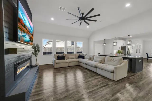 $310,000 | 13642 Giant Panda Bear Drive, Crosby, TX 77532