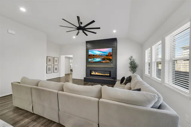 $310,000 | 13642 Giant Panda Bear Drive, Crosby, TX 77532