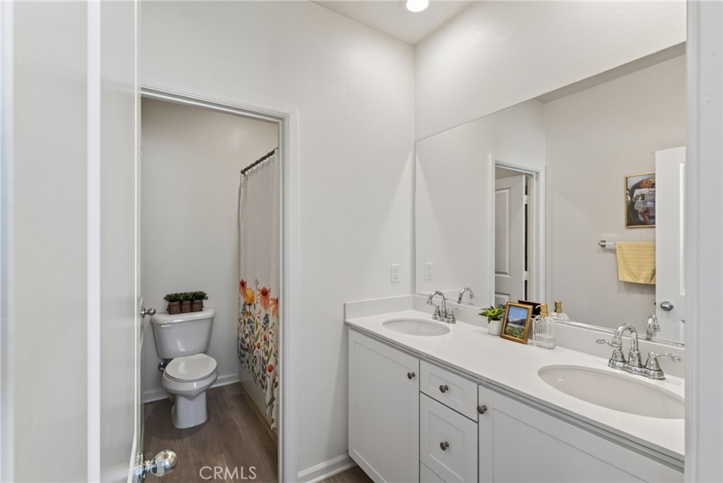 7182 Beck Drive Riverside, CA 92503 - Photo 23 of 48 Hall Bathroom