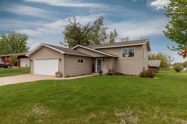 $285,000 | 625 4th Street Northwest, Wadena, MN 56482