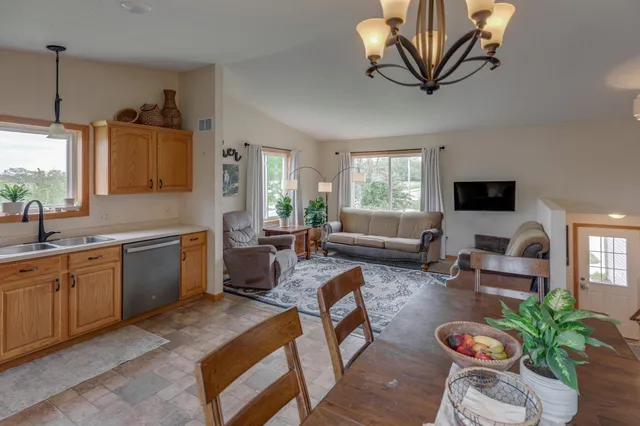 $285,000 | 625 4th Street Northwest, Wadena, MN 56482