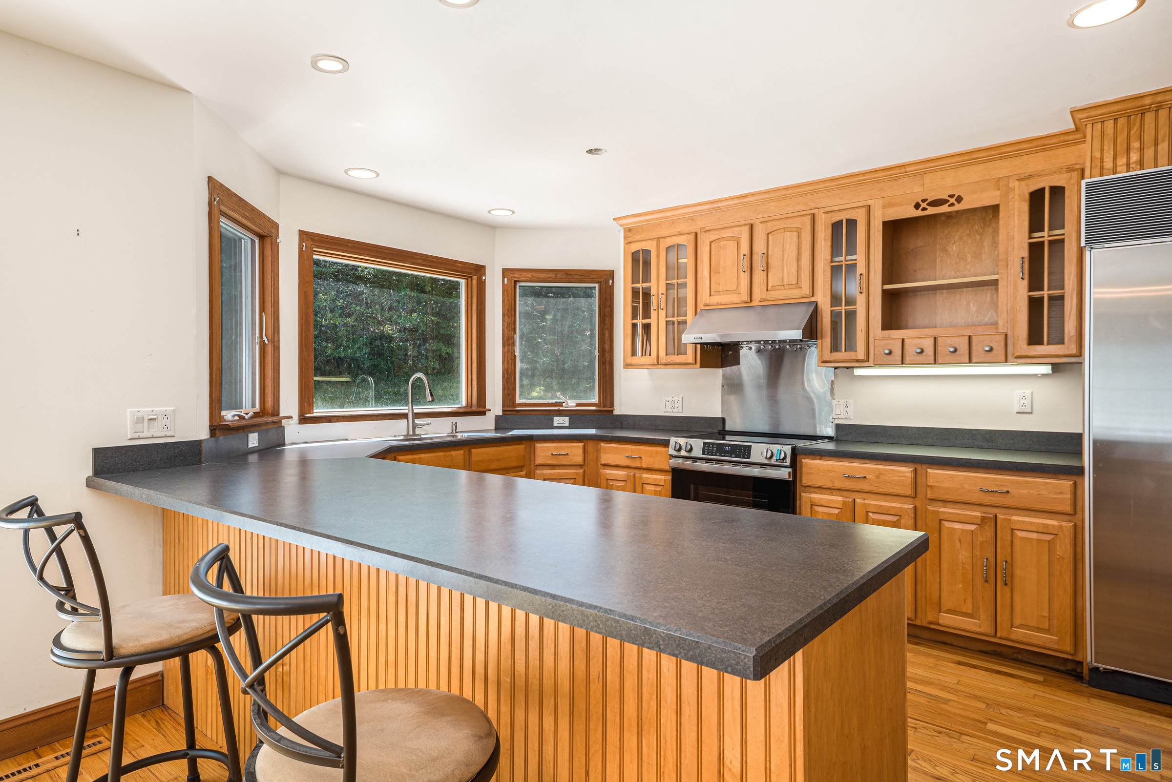 100 R Foot Hills Road Durham, CT 06422 - Photo 15 of 40 Kitchen, breakfast bar