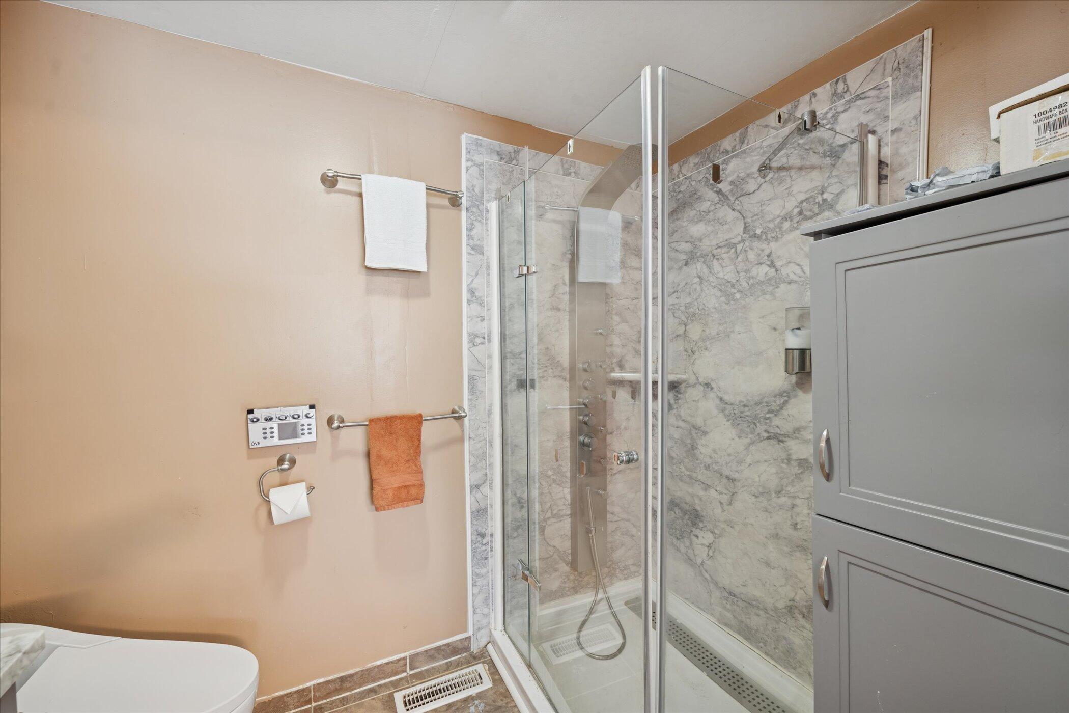 889 McKinley Road Chelsea, MI 48118 - Photo 25 of 42 25-889-McKinley-St-Windowstill