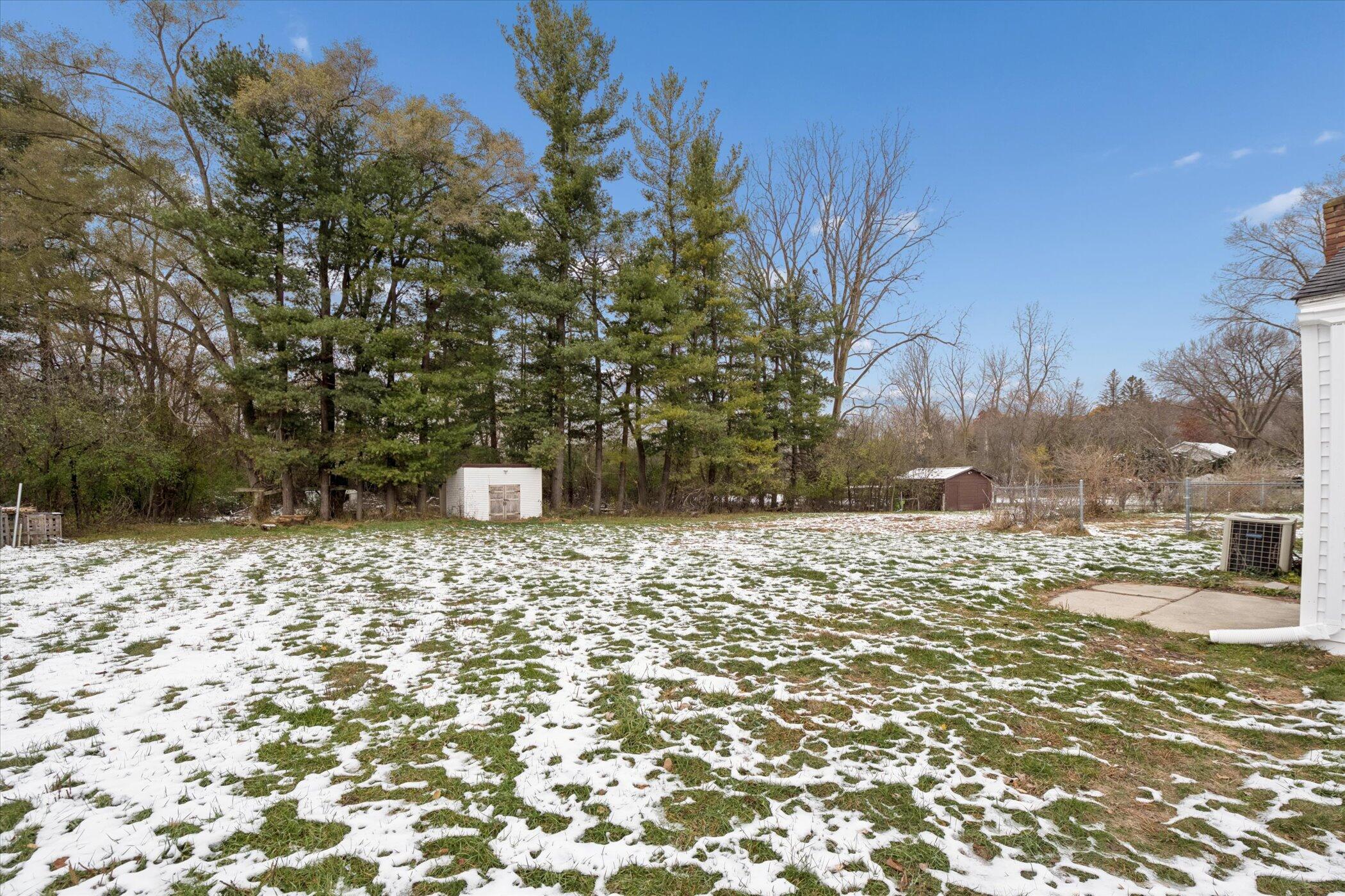 889 McKinley Road Chelsea, MI 48118 - Photo 35 of 42 35-889-McKinley-St-Windowstill
