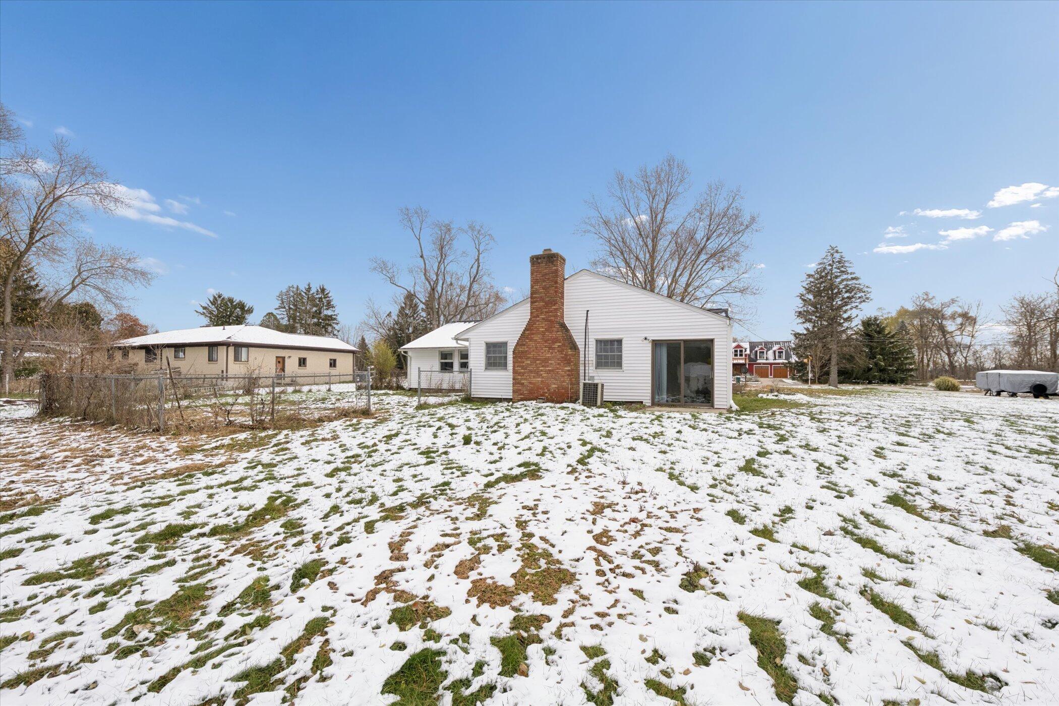 889 McKinley Road Chelsea, MI 48118 - Photo 36 of 42 36-889-McKinley-St-Windowstill