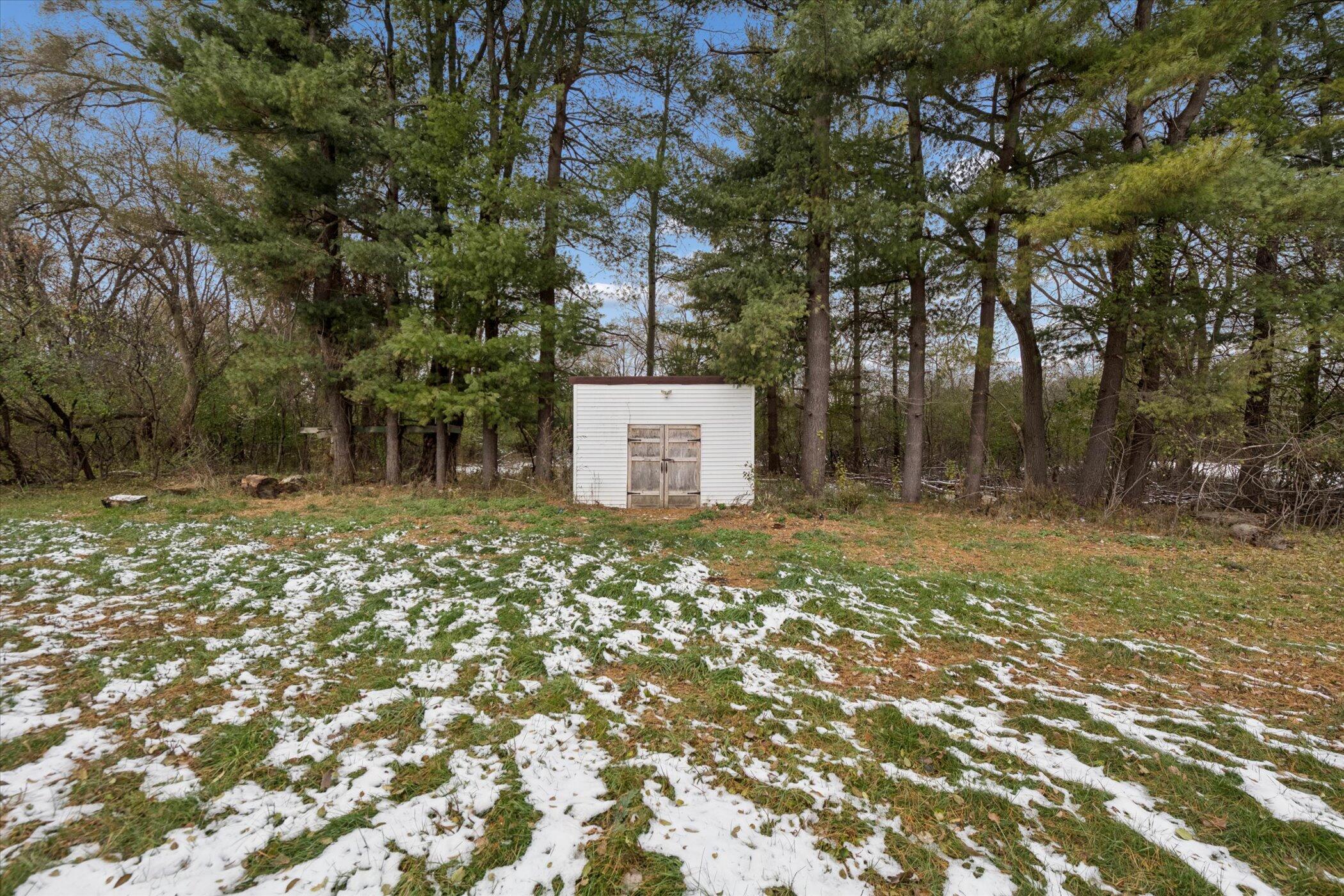 889 McKinley Road Chelsea, MI 48118 - Photo 37 of 42 37-889-McKinley-St-Windowstill