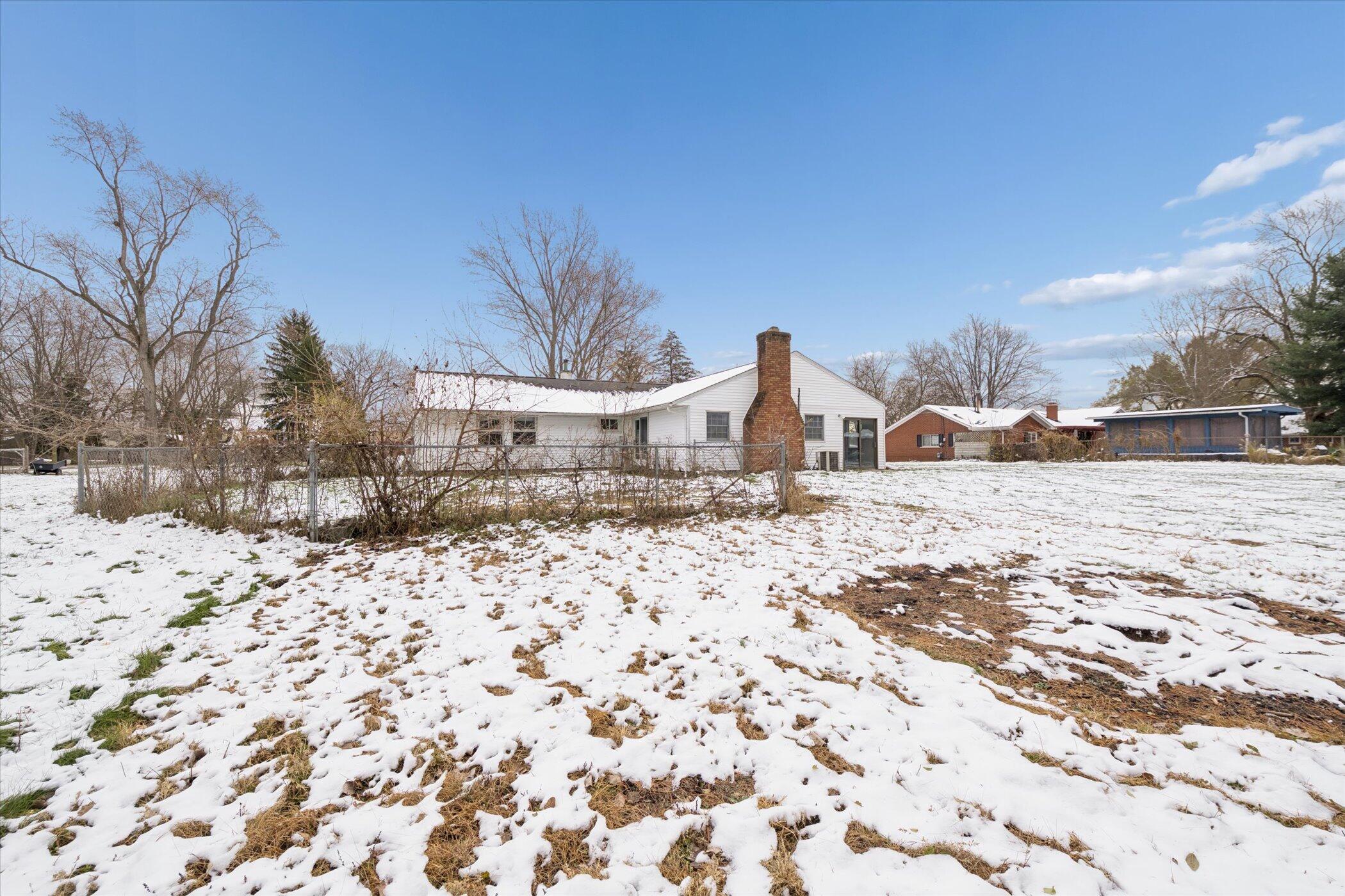 889 McKinley Road Chelsea, MI 48118 - Photo 39 of 42 39-889-McKinley-St-Windowstill