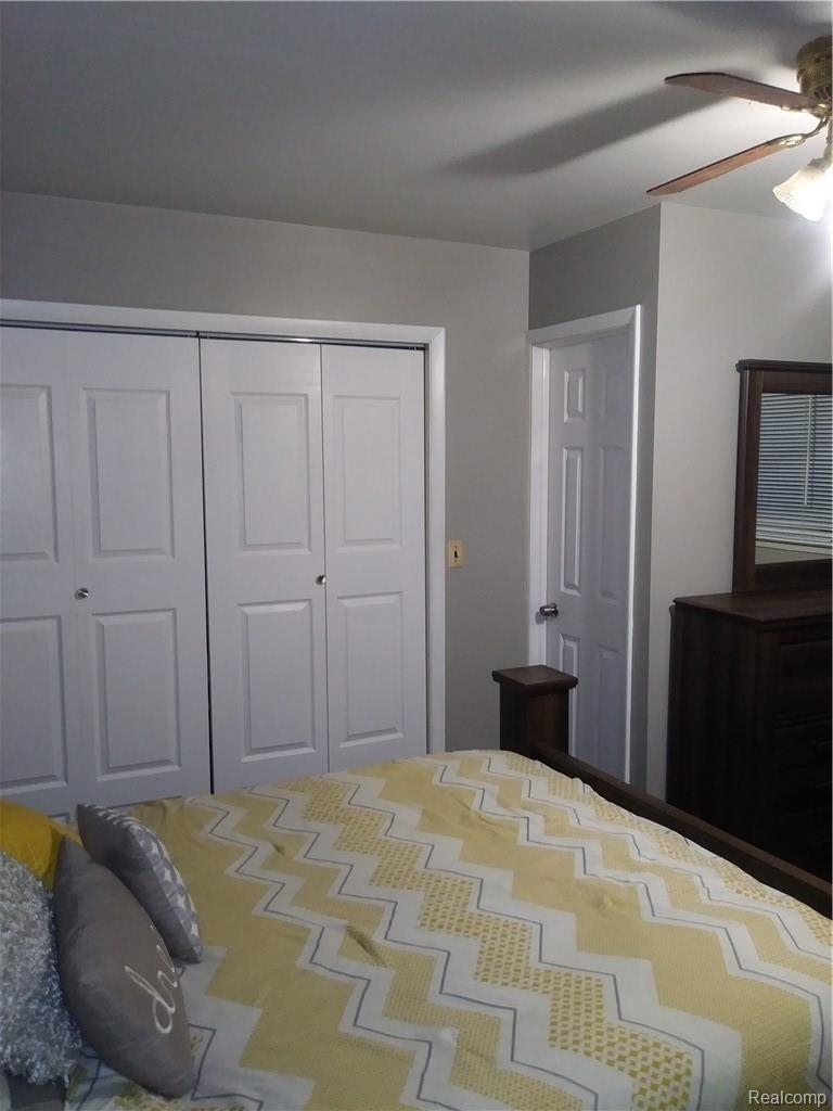 1429 Ridge Road Ypsilanti, MI 48198 - Photo 11 of 28 20181028_183825.jpg