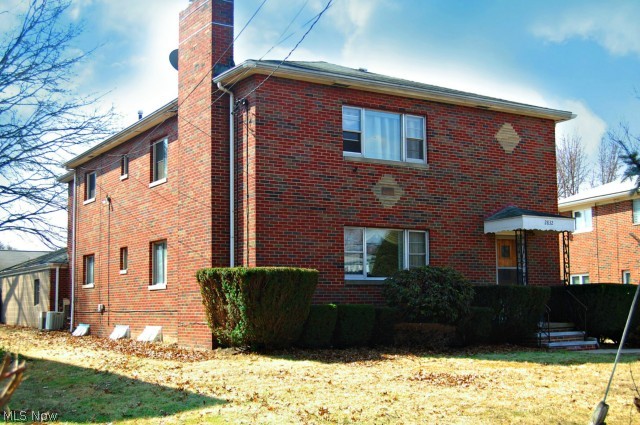 2832 Chamberlain Road Akron, OH 44333 - Photo 1 of 16 Gallery Image 1
