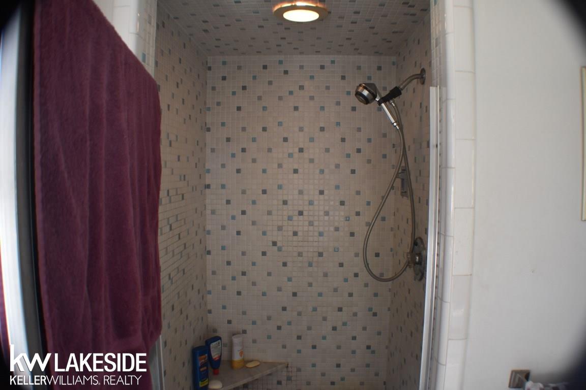 90 Riverside Drive Mount Clemens, MI 48043 - Photo 32 of 39 31364204-31.JPG