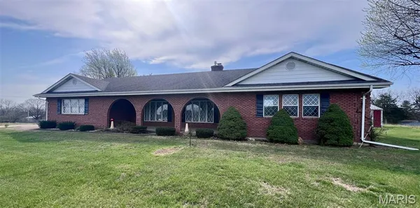$425,000 | 1976 East Highway 28, Owensville, MO 65066