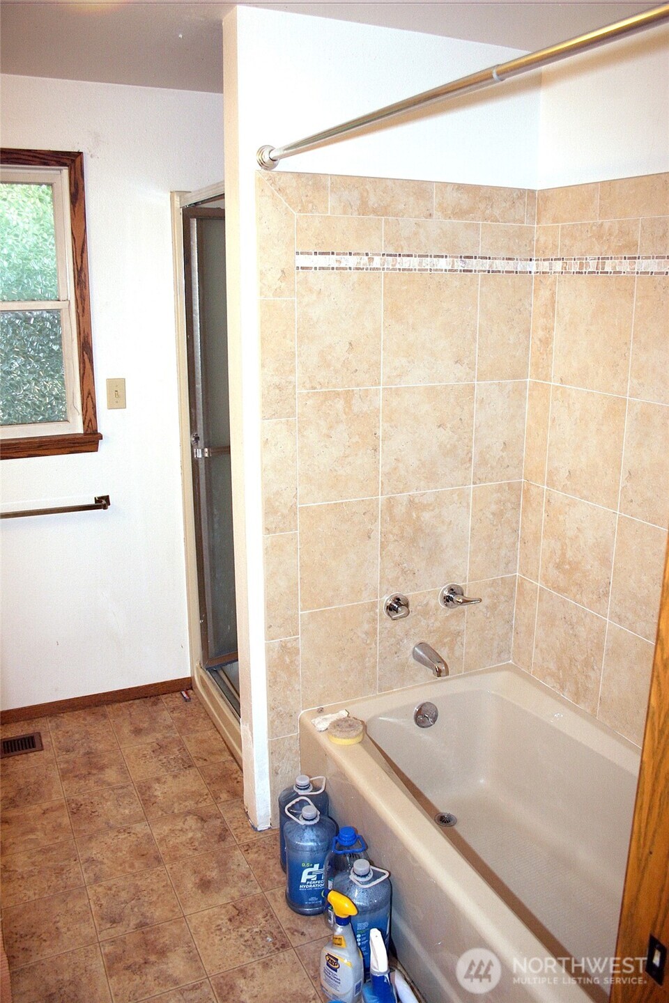 30726 43rd Avenue Southwest Federal Way, WA 98023 - Photo 19 of 39 a bathroom with a bath tub and a shower