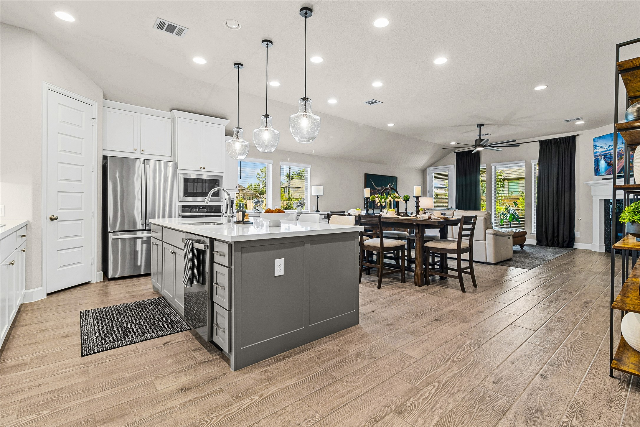 17835 Rojo Rocks Road Conroe, TX 77302 - Photo 11 of 44 Gallery Image 11
