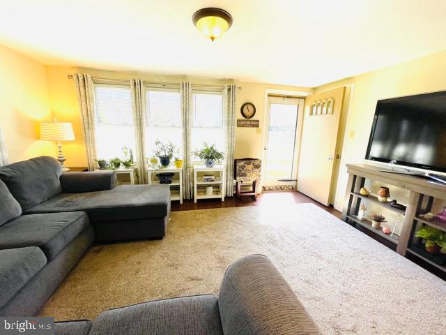 8 Pheasant Road Bechtelsville, PA 19505 - Photo 3 of 15 Gallery Image 3