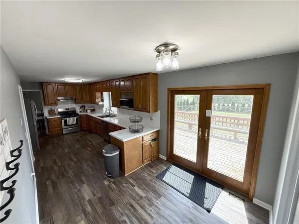 $360,000 | 100 Meadows Lane, Pattonsburg, MO 64670