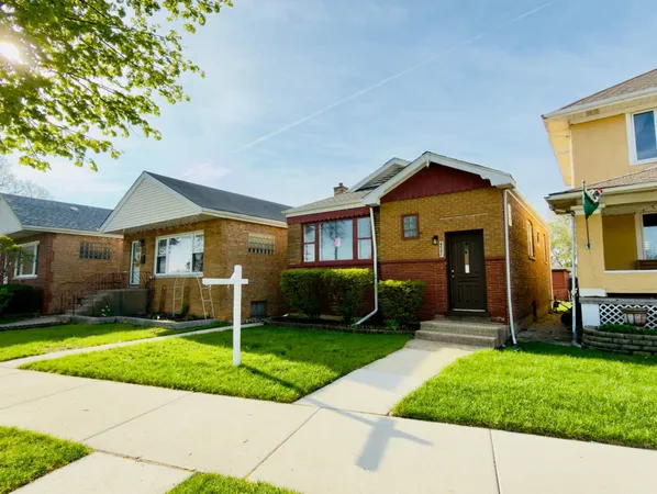 $305,000 | 6542 Windsor Avenue, Berwyn, IL 60402
