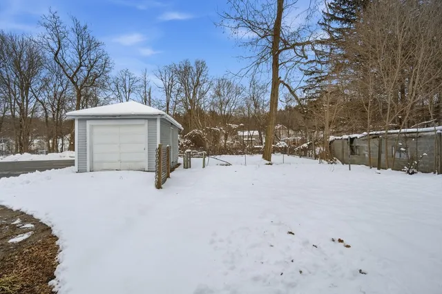a picture of a wall with a white wall