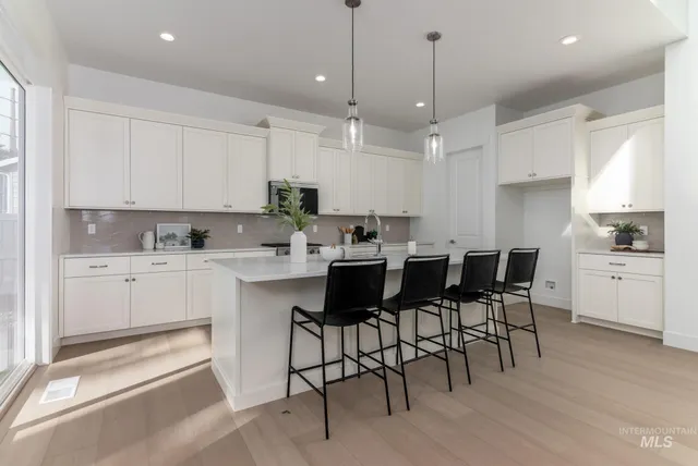 $699,000 | 2005 North Spg Crk Avenue, Middleton, ID 83644