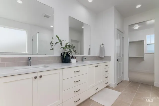 $699,000 | 2005 North Spg Crk Avenue, Middleton, ID 83644