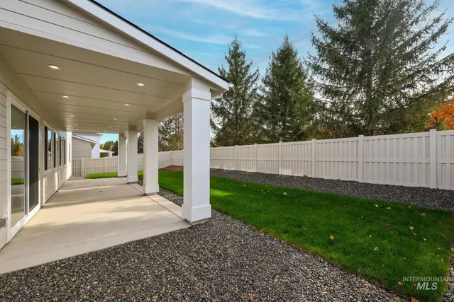 $699,000 | 2005 North Spg Crk Avenue, Middleton, ID 83644