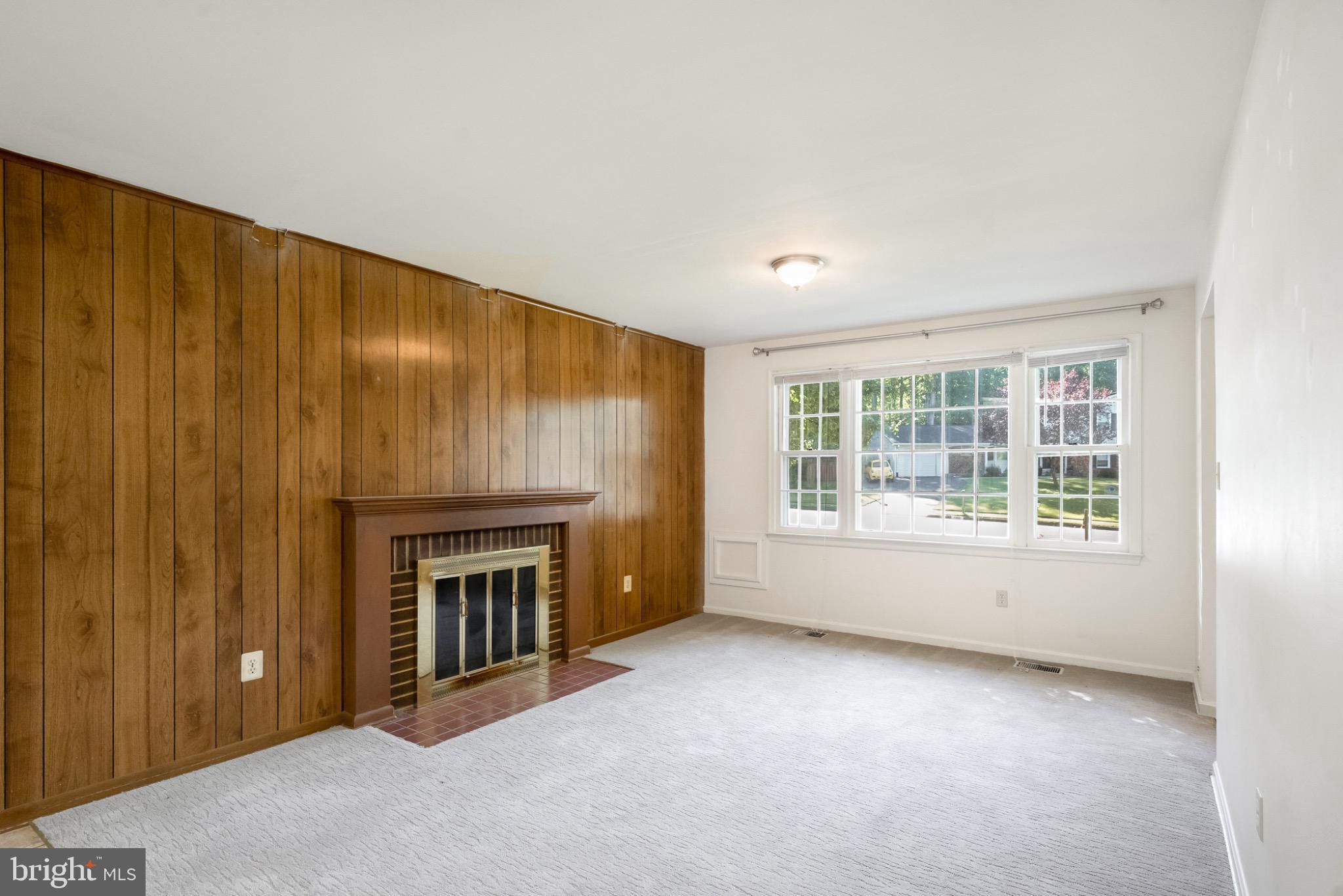 7223 Reservation Drive Springfield, VA 22153 - Photo 18 of 40 Cozy living space with classic charm.