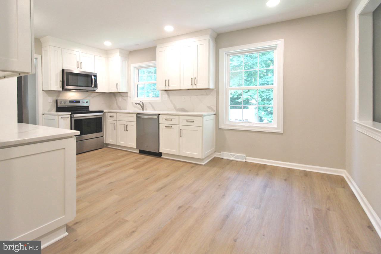 117 Midway Road Phoenixville, PA 19460 - Photo 11 of 42 NEW Kitchen