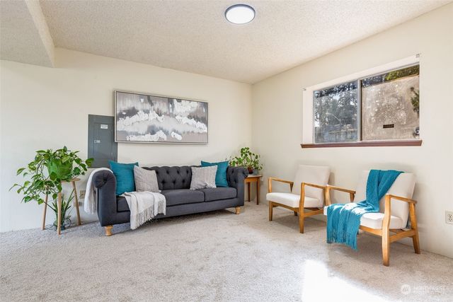 $675,000 | 15518 Southeast 178th Place, Renton, WA 98058