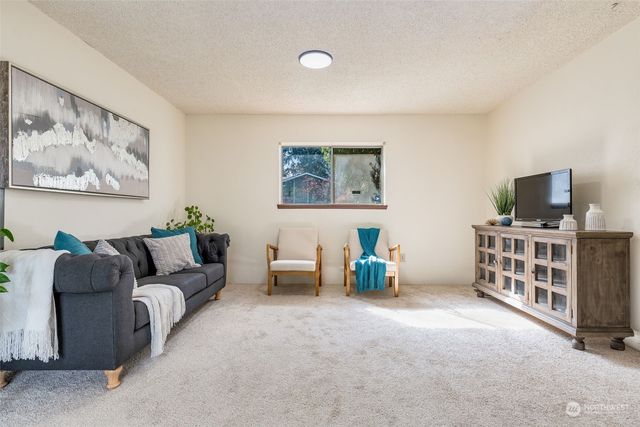 $675,000 | 15518 Southeast 178th Place, Renton, WA 98058