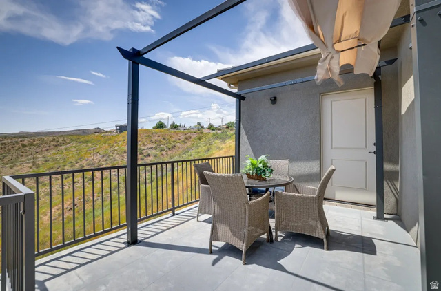 217 West Terrace Circle Toquerville, UT 84774 - Photo 15 of 25 View of sunroom