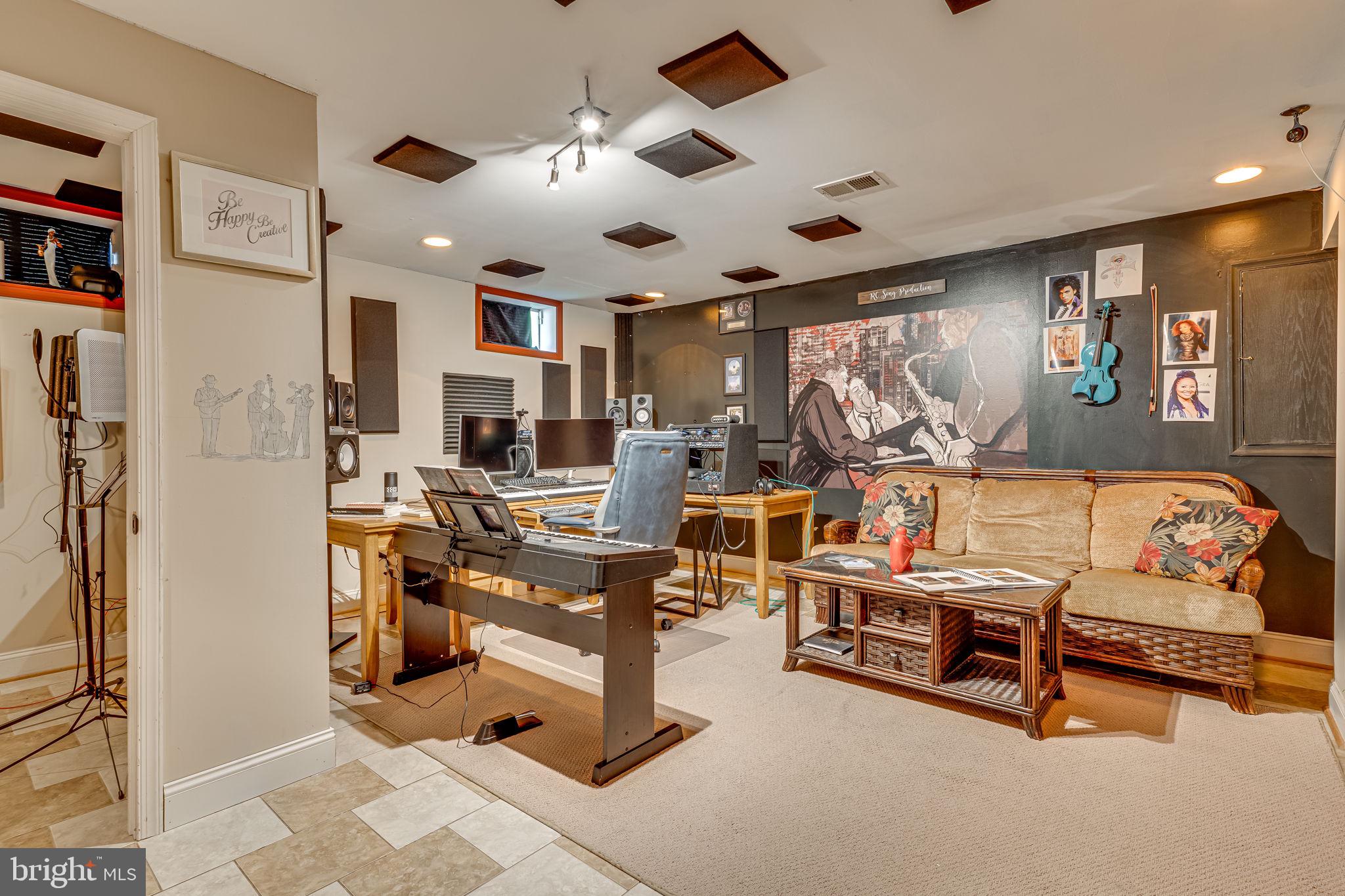 6904 North Stuart Road King George, VA 22485 - Photo 32 of 47 a living room with furniture and kitchen view