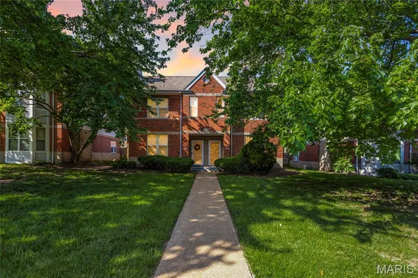 $239,900 | 4122 Westminster Place, St. Louis, MO 63108