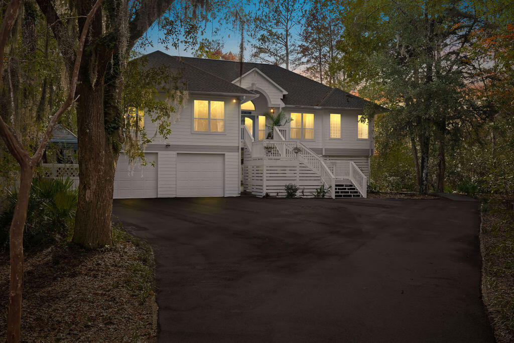 7819 Highway 20 Freeport, FL 32439 - Photo 5 of 75 a front view of house with yard