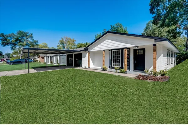 $295,000 | 315 Cypress Street, Alvin, TX 77511