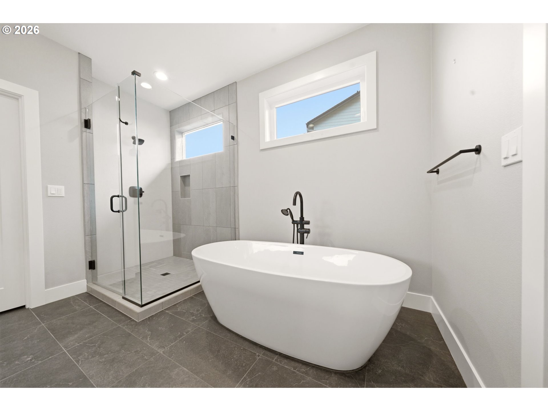 37354 American Street Sandy, OR 97055 - Photo 28 of 37 a bathroom with a sink toilet and shower