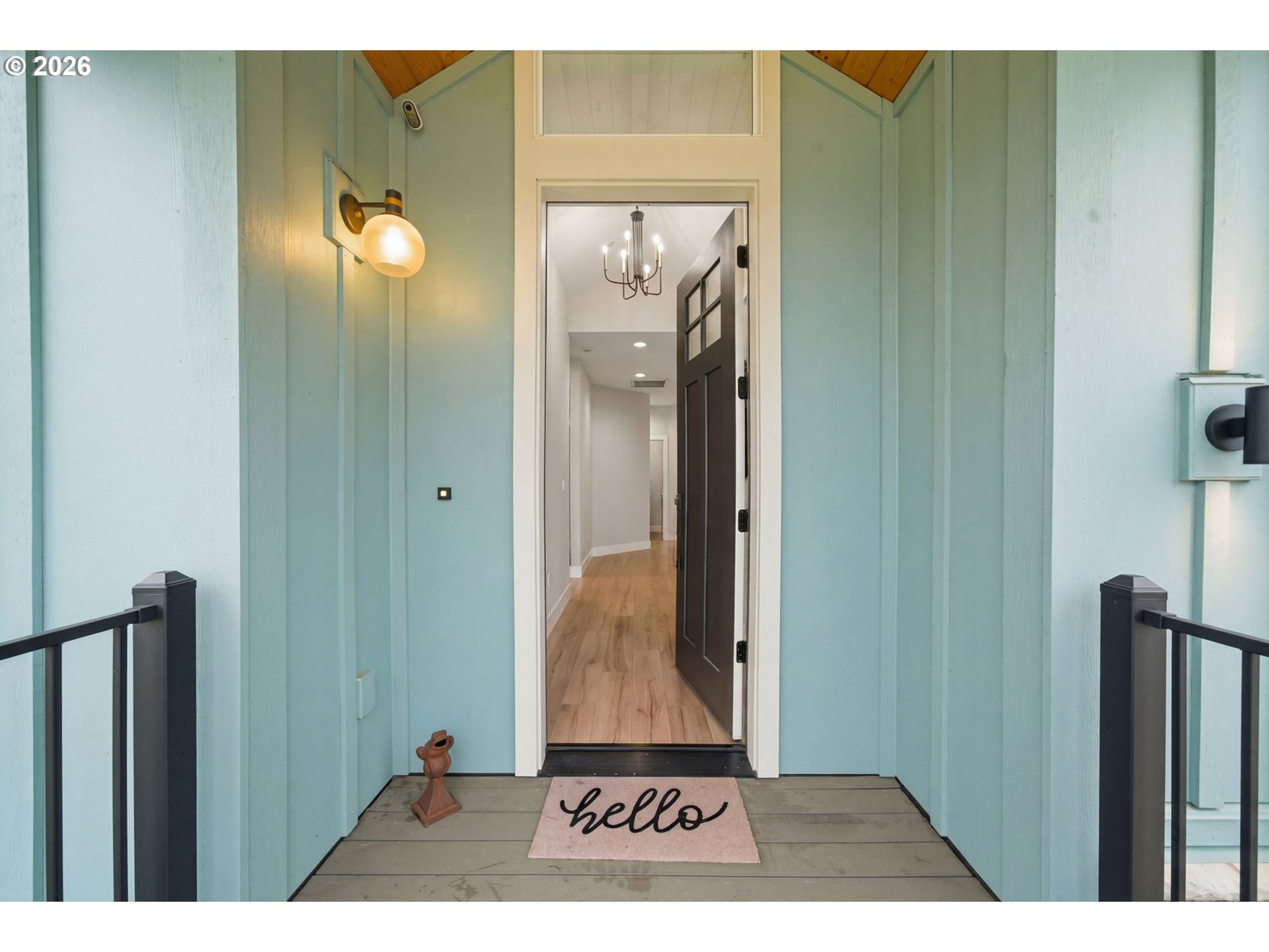 37354 American Street Sandy, OR 97055 - Photo 5 of 37 a view of a bathroom