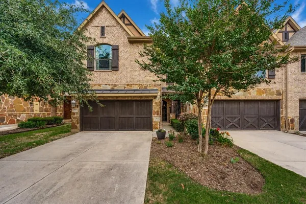 $425,000 | 921 Brook Forest Lane, Euless, TX 76039