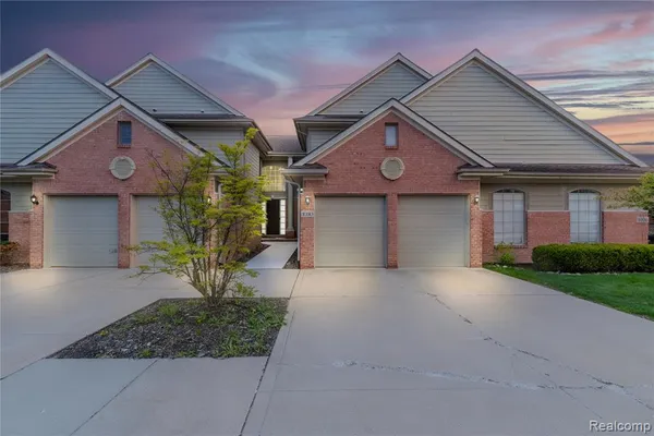 $469,900 | 1030 Lorenzo Court, Troy, MI 48085