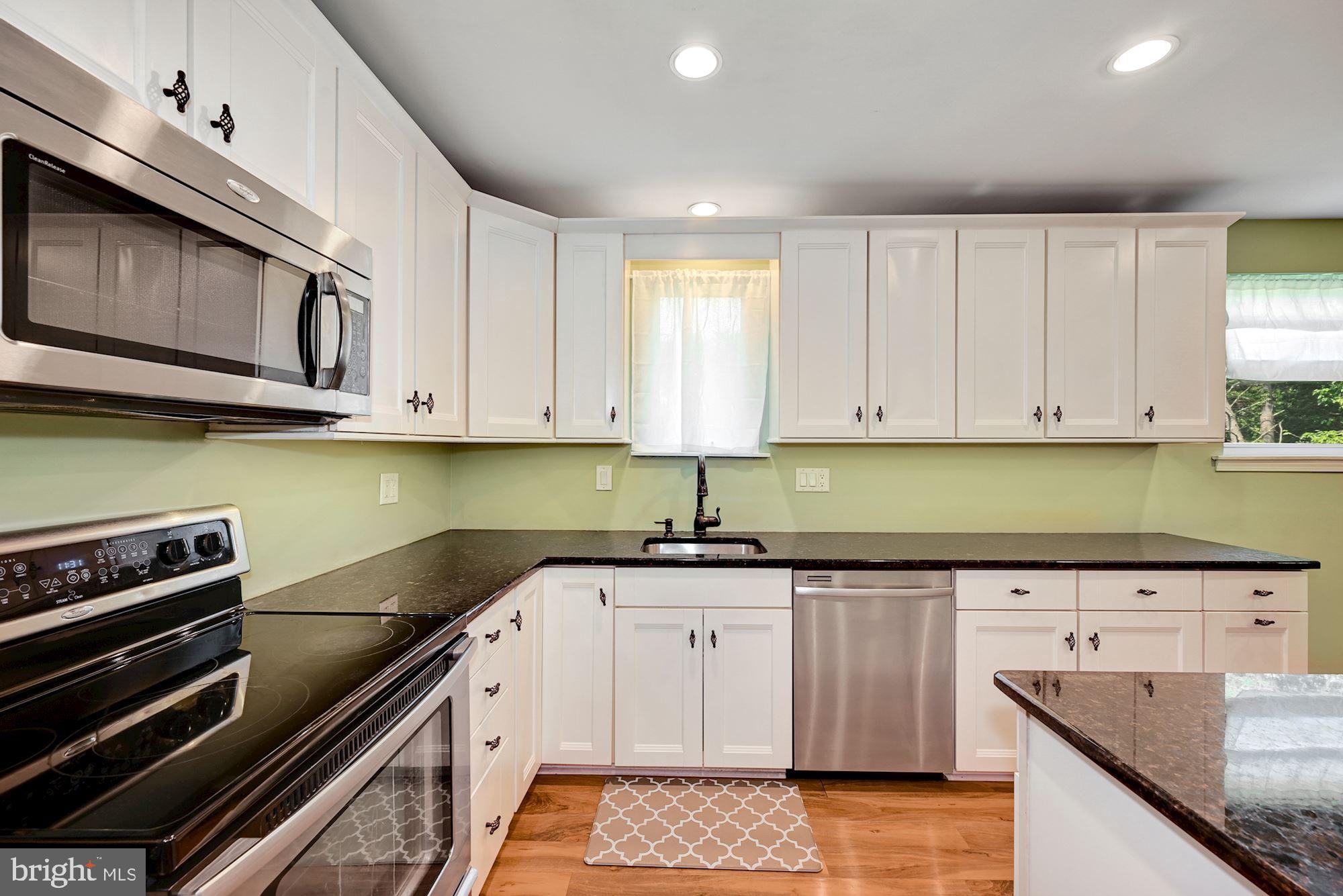 1202 Little Mill Road Sicklerville, NJ 08081 - Photo 16 of 35 Stainless steel appliances