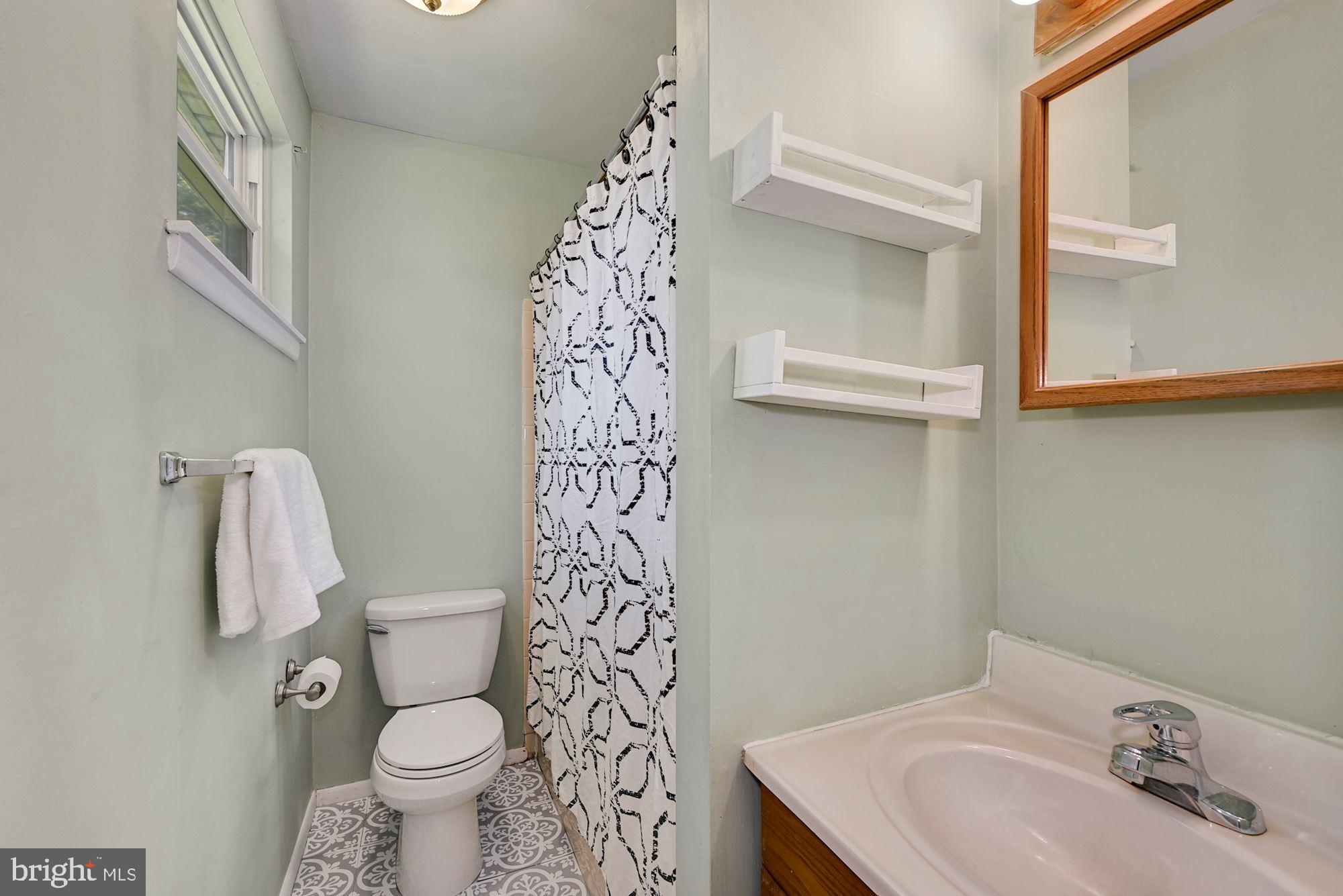 1202 Little Mill Road Sicklerville, NJ 08081 - Photo 24 of 35 Primary bathroom, full tub