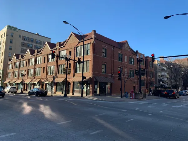 $1,825 | 1048 West Bryn Mawr Avenue, Unit 2, Chicago, IL 60660