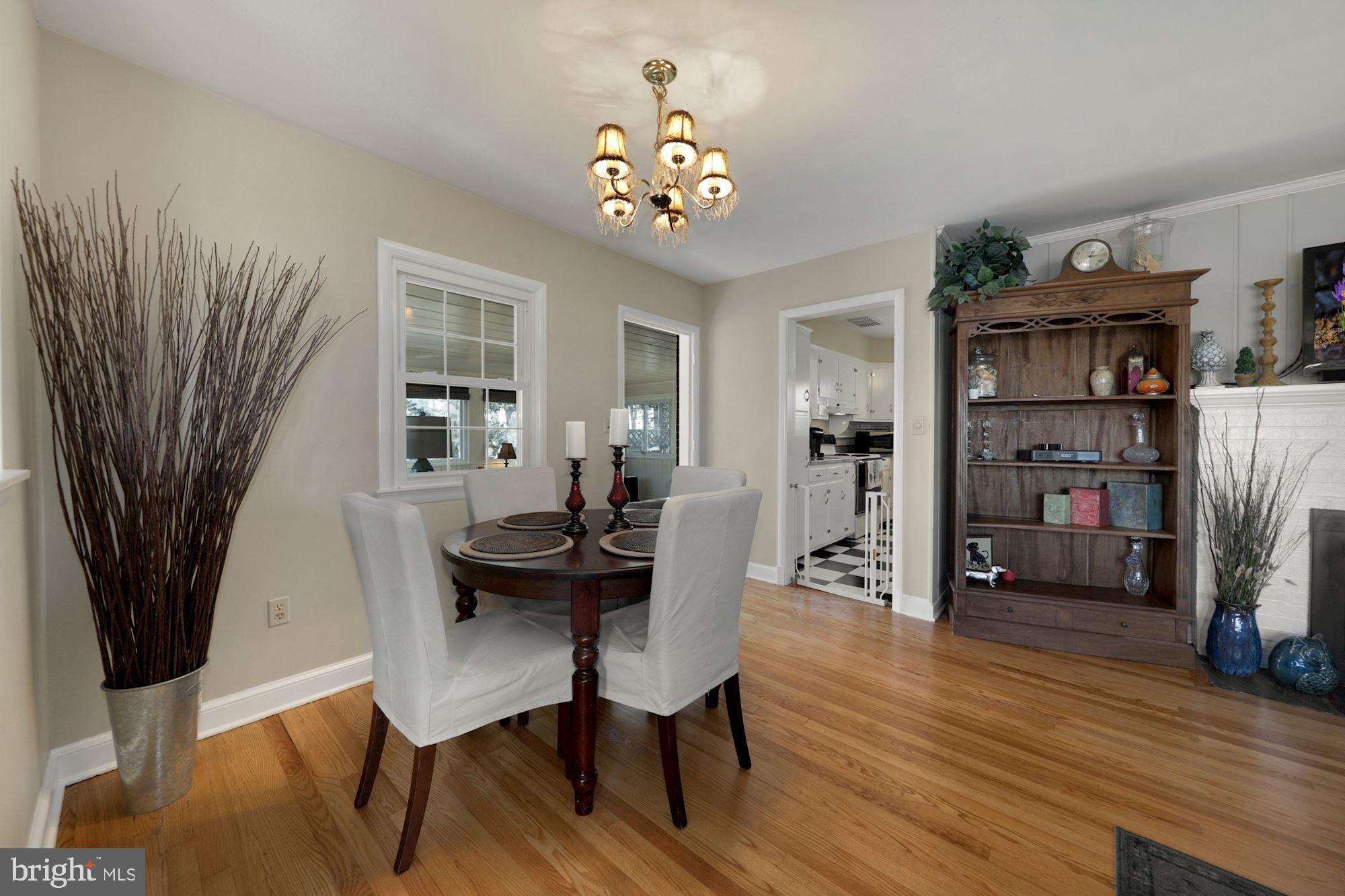 9808 Hawkins Creamery Road Damascus, MD 20872 - Photo 8 of 34 Dining room