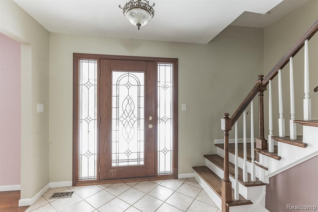 36309 Paddleford Road Farmington Hills, MI 48331 - Photo 8 of 32