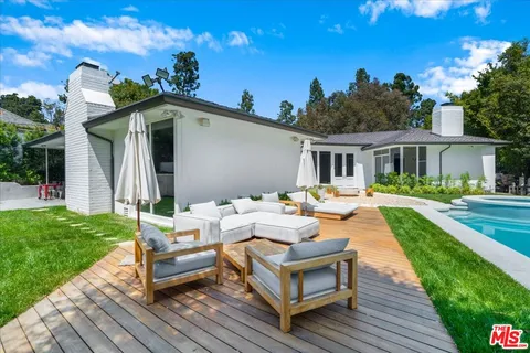 $10,375,000 | 909 North Alpine Drive, Beverly Hills, CA 90210